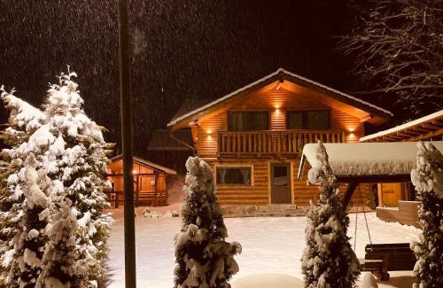 Rasnov House | Cabana din Groapa Frumoasa