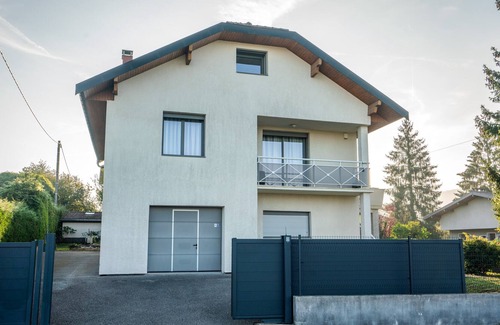 Seynod Villa | Cabana & Maison de la Butte Saint-Martin