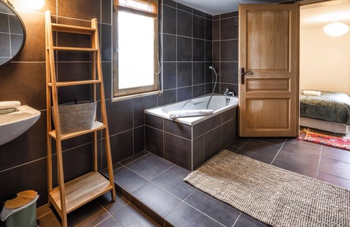 Villy-le-Pelloux Apartment | Cabana & Maison Vernon - Proche Annecy