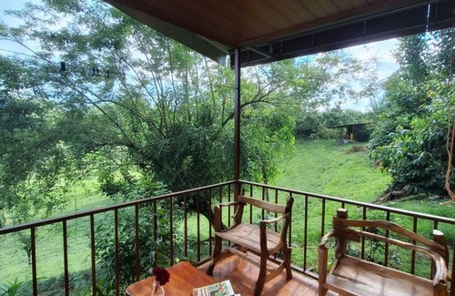 La Fortuna Cabin | Cabaña Refugio, located in the middle of nature.