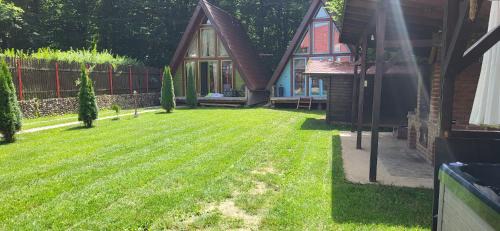 Valiug House | Cabana Vanatorilor A Frame Blue