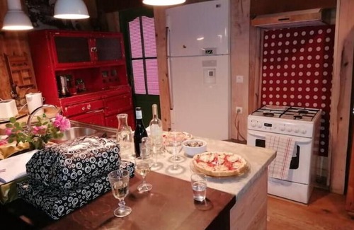 Malbosc Cabin | Cabane en Rondin de Bois Brut "isba" en Ardèche