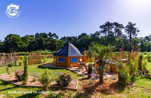 Soulaures Cabin | Cabane spa belle étoile unusual accommodation in the Dordogne with private Jacuzzi.