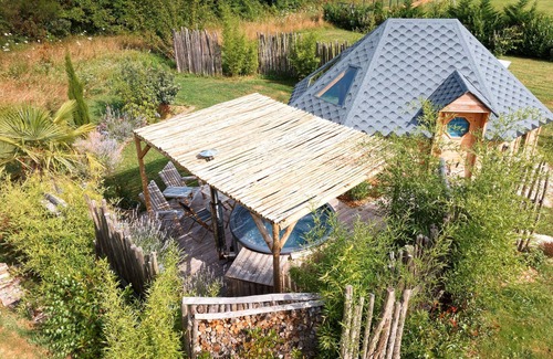 Soulaures Cabin | Cabane spa belle étoile unusual accommodation in the Dordogne with private Jacuzzi.