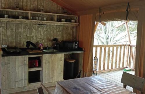 Cerans-Foulletourte House | Cabane Trappeur Lodge avec Jacuzzi et Ferme Pédagogique - FR-1-410-458