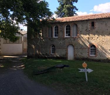Saint-Macaire-en-Mauges Bed & Breakfast | Cabanes et chambre à la Bernardiere