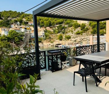 Calanque de Morgiou Bed & Breakfast | Cabanon vue mer L ilette Niolon Côte bleue