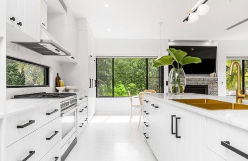 Bogangar House | Cabarita - 4 bedroom home - across from the beach