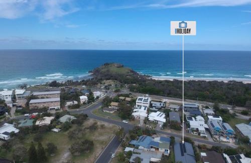 Bogangar House | Cabarita Beach Oasis - 3BR Beach House by uHoliday