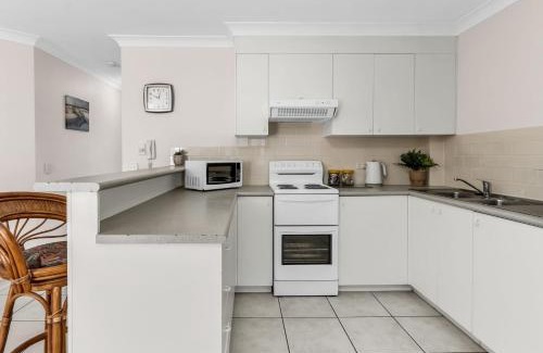 Bogangar Apartment | Cabarita Beachfront Poolside 23