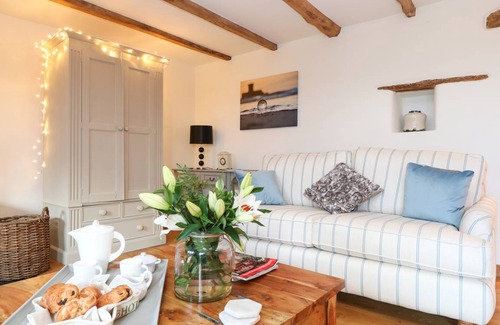 Saltash Cottage | Cabin ∙ 1 bedroom ∙ 2 guests