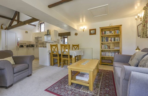Yelverton Cottage | Cabin ∙ 1 bedroom ∙ 2 guests