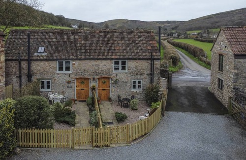 Axbridge Cottage | Cabin ∙ 1 bedroom ∙ 2 guests