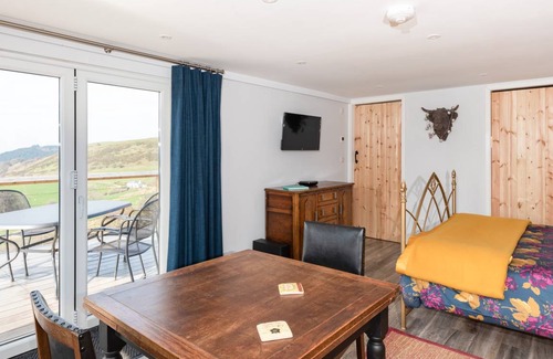 Glandyfi Cottage | Cabin ∙ 1 bedroom ∙ 4 guests
