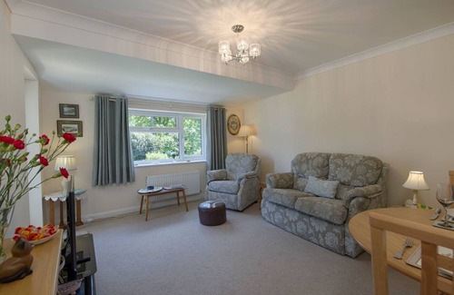 Dawlish Cottage | Cabin ∙ 1 bedroom ∙ 2 guests