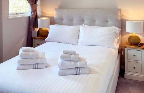 Brundall Cottage | Cabin ∙ 1 bedroom ∙ 2 guests
