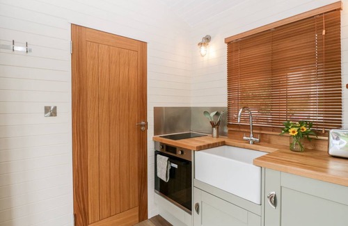 Kemble Cottage | Cabin ∙ 1 bedroom ∙ 2 guests