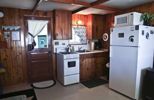 Carp Lake Cabin | Cabin #1 - Cedar Village by RedAwning