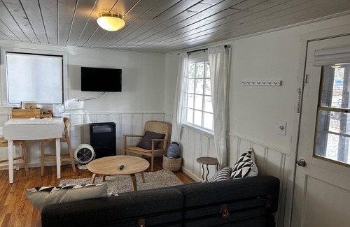 Pinetop Hotel | Cabin 1 "Family Cabin"