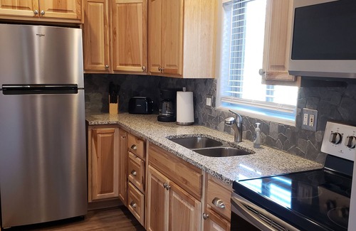Pine Cabin | Cabin #1 has been completely remodeled! Cabin is now a 2 bedroom, full kitchen.