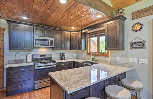 Nekoosa Cabin | Cabin 1 Mi to Sand Valley, 1 Block to Beach