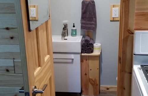 Seney Cabin | Cabin #1-New, Affordable, Year Round Lodging near Pictured Rocks & Tahquamenon!