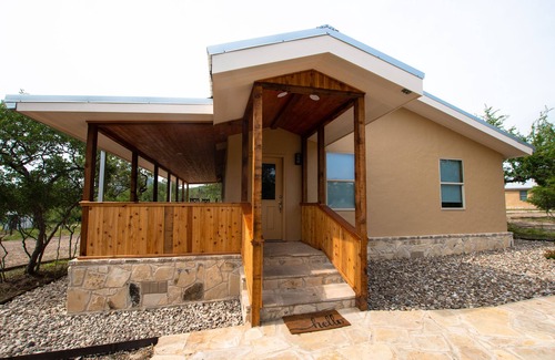 Uvalde Cabin | Cabin 1 of 7 With Private River Access to the Nueces River