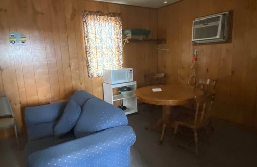 Warsaw Cabin | Cabin 1 - Reel and Trigger