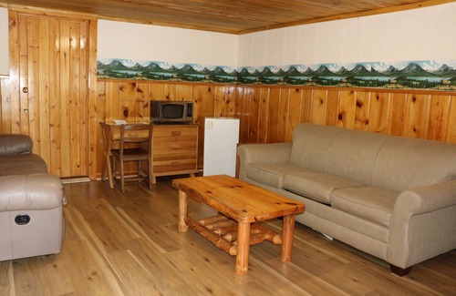 Wapiti Cabin | Cabin 10 miles outside Yellowstone National Park, Gorgeous views, Campfire area