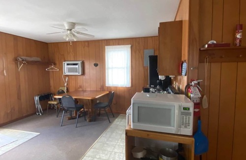 Warsaw Cabin | Cabin 10 - Reel and Trigger