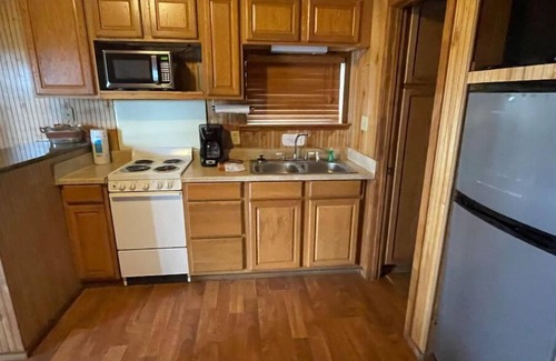 Negreet Cabin | Cabin 11 at Tranquility Bay Resort