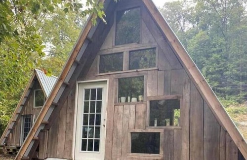 Northern Cabin | Cabin #2 Amalia - Custom Built A-Frame Artists Retreat - Pet and Kid Friendly