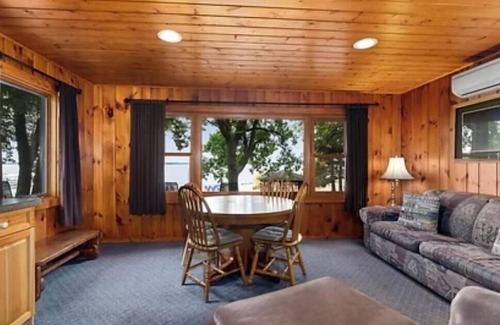 Pine River Apartment | Cabin 2 at Heaths Resort