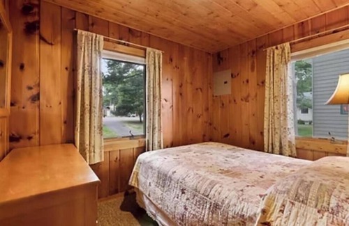 Pine River Apartment | Cabin 2 at Heaths Resort