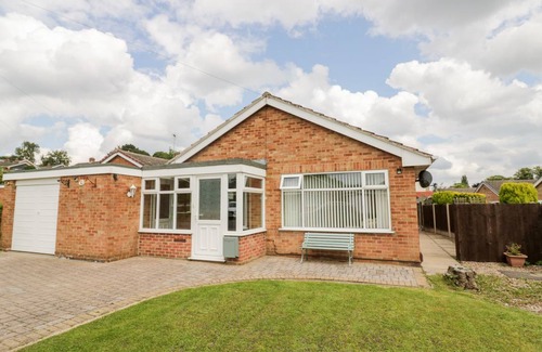 Ashby-de-la-Zouch Cottage | Cabin ∙ 2 bedrooms ∙ 3 guests