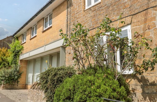 Norton Sub Hamdon Cottage | Cabin ∙ 2 bedrooms ∙ 4 guests
