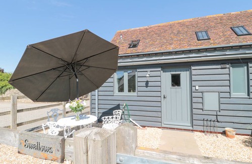 South Leigh Cottage | Cabin ∙ 2 bedrooms ∙ 4 guests