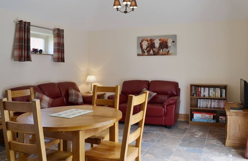 Sutton on Trent Cottage | Cabin ∙ 2 bedrooms ∙ 4 guests