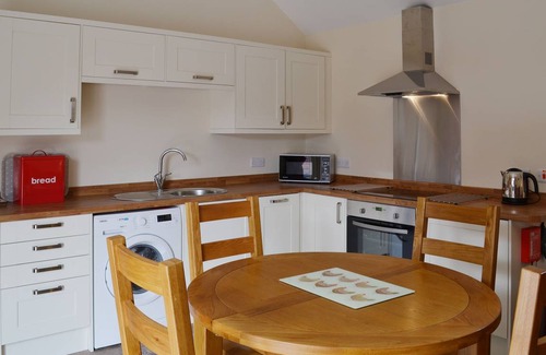 Sutton on Trent Cottage | Cabin ∙ 2 bedrooms ∙ 4 guests
