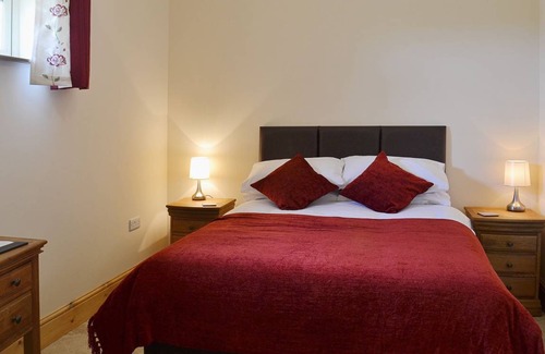 Sutton on Trent Cottage | Cabin ∙ 2 bedrooms ∙ 4 guests