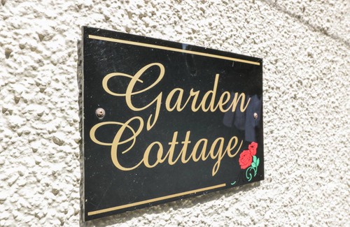 Castle Douglas Cottage | Cabin ∙ 2 bedrooms ∙ 3 guests