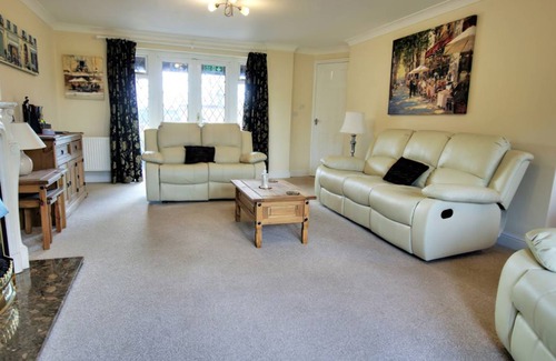 Netley Cottage | Cabin ∙ 2 bedrooms ∙ 4 guests