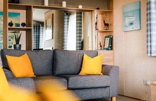 Llansantffraed Cottage | Cabin ∙ 2 bedrooms ∙ 4 guests