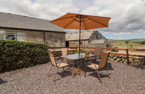 Betws-Y-Coed Cottage | Cabin ∙ 2 bedrooms ∙ 4 guests