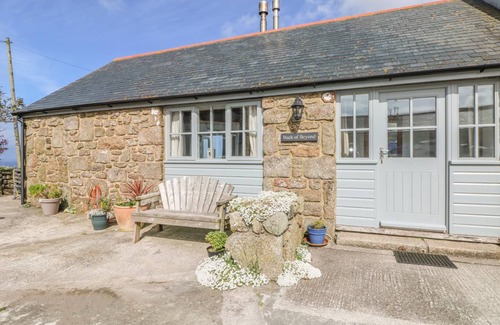 Chysauster Cottage | Cabin ∙ 2 bedrooms ∙ 4 guests