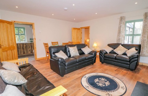 Newry Cottage | Cabin ∙ 2 bedrooms ∙ 4 guests