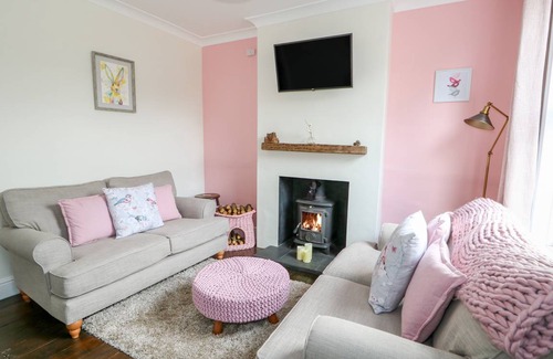 Martham Cottage | Cabin ∙ 2 bedrooms ∙ 4 guests