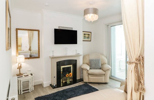 Paignton Cottage | Cabin ∙ 2 bedrooms ∙ 4 guests