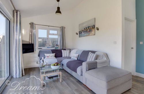 Weymouth Cottage | Cabin ∙ 2 bedrooms ∙ 4 guests