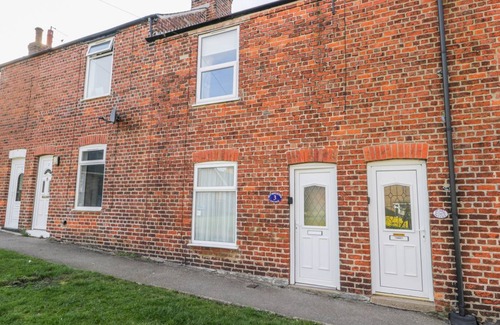 Muston Cottage | Cabin ∙ 2 bedrooms ∙ 4 guests